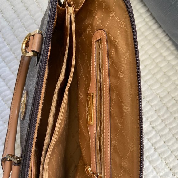 Misty Collection Monogram Purse - Picture 4 of 4